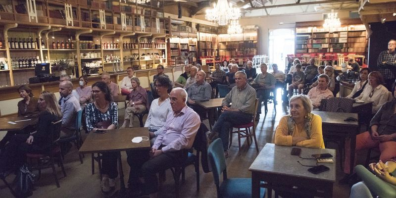 presentacio del llibre una breu i atzerosa histo ria de la vida de joan anton catala amigo 10