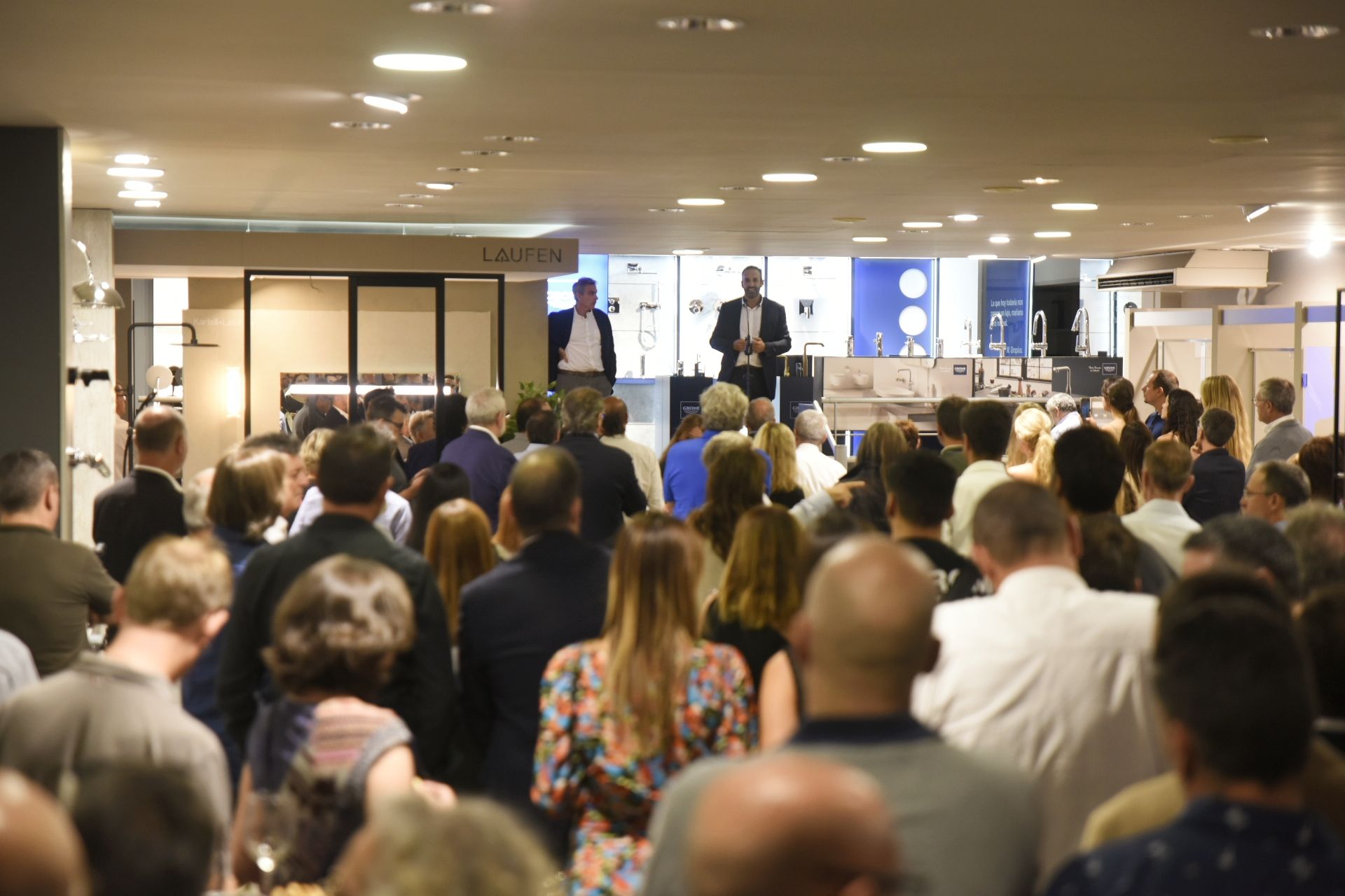 Inauguració de la nova botiga de Catalonia Ceramica de Cornellà